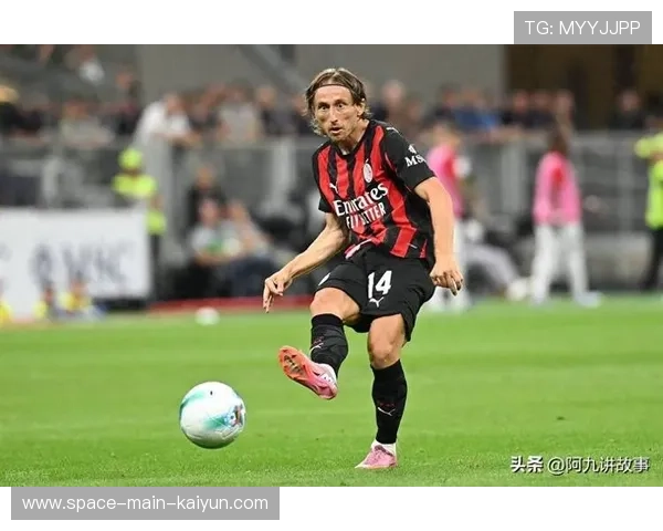 AC米兰利用队内罚款组织团队晚宴阿莱格里打造全新更衣室文化提升凝聚力